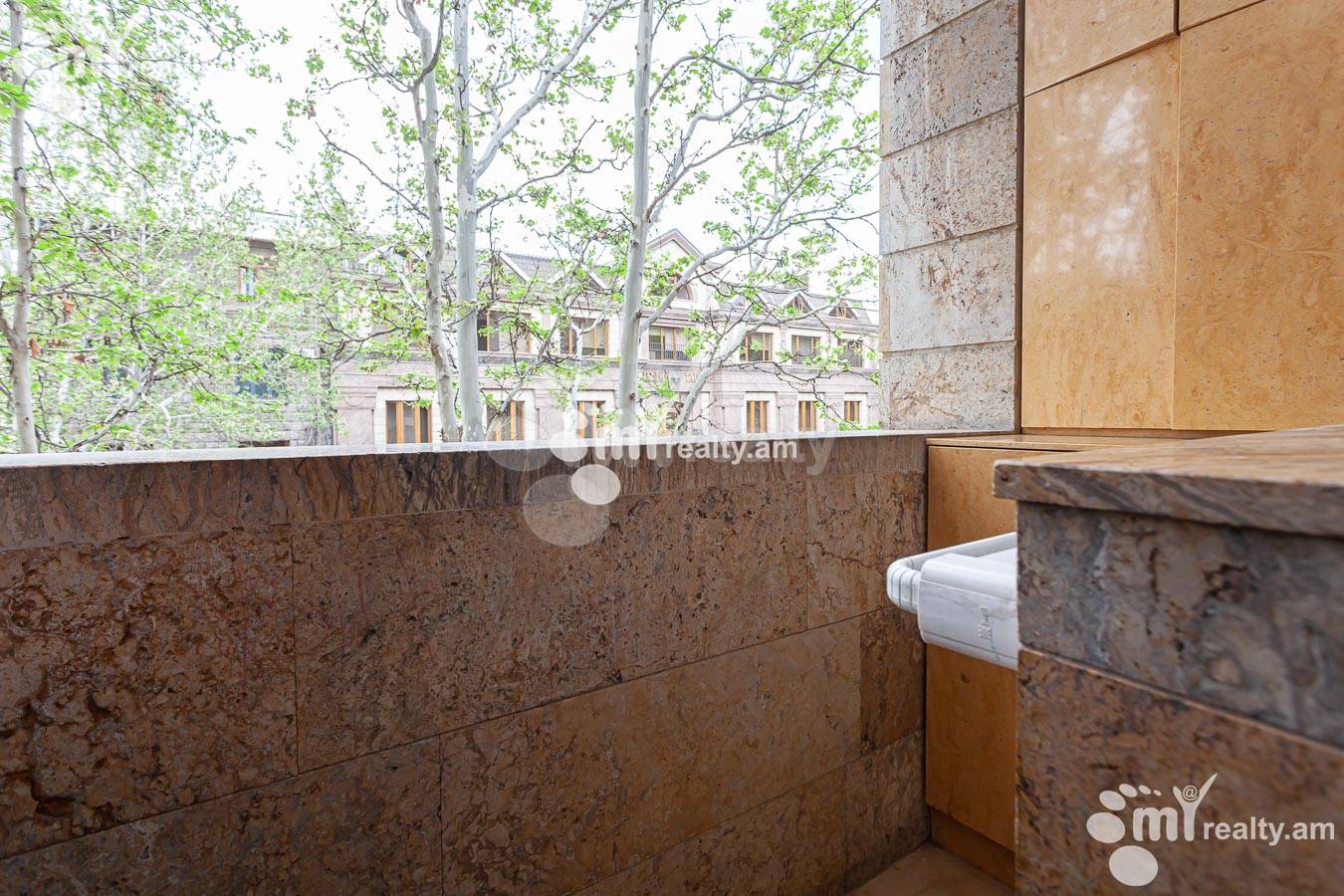 4 սենյականոց բնակարան  Տերյան փող, Կենտրոն Երևան, 155295