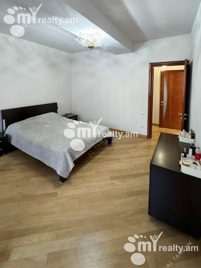 3 սենյականոց բնակարան  Սարյան փող, Կենտրոն Երևան, 127177
