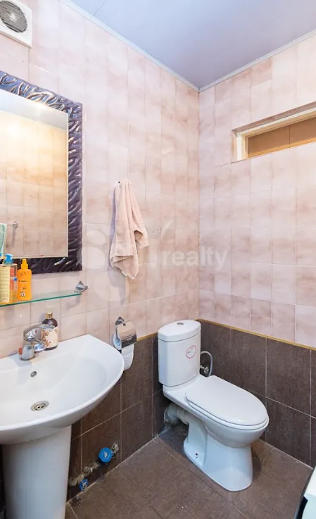 5 bedroom apartment for sale Zakyan St, Center Yerevan, 160371