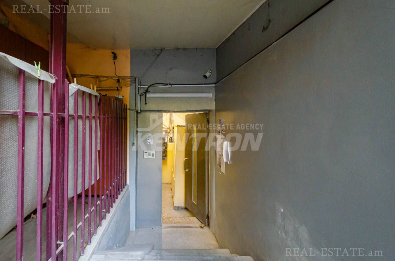 3 սենյականոց բնակարան  Մոսկովյան փող, Կենտրոն Երևան, 141099