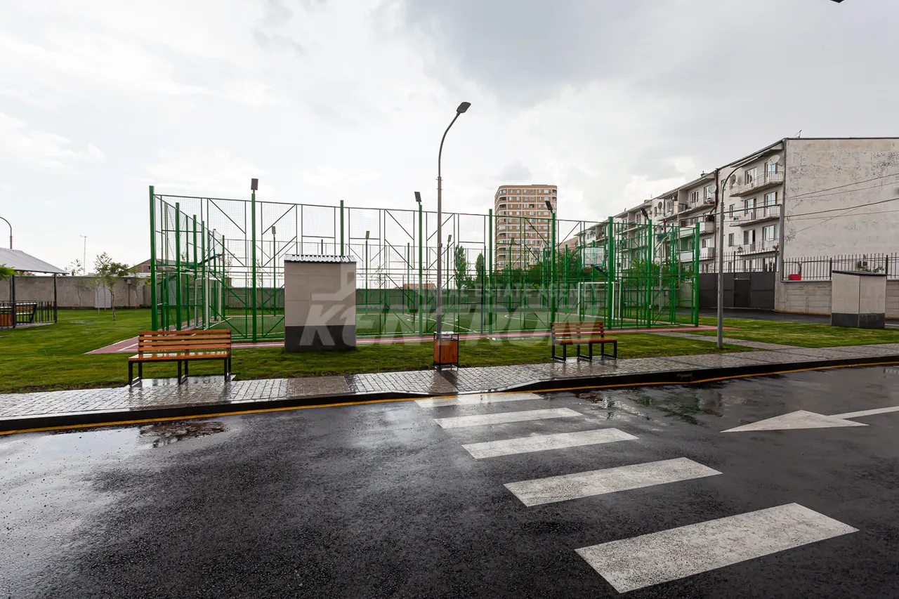 Купить 3 комнатную квартиру Асратян ул., Ачапняк Ереван, 157404