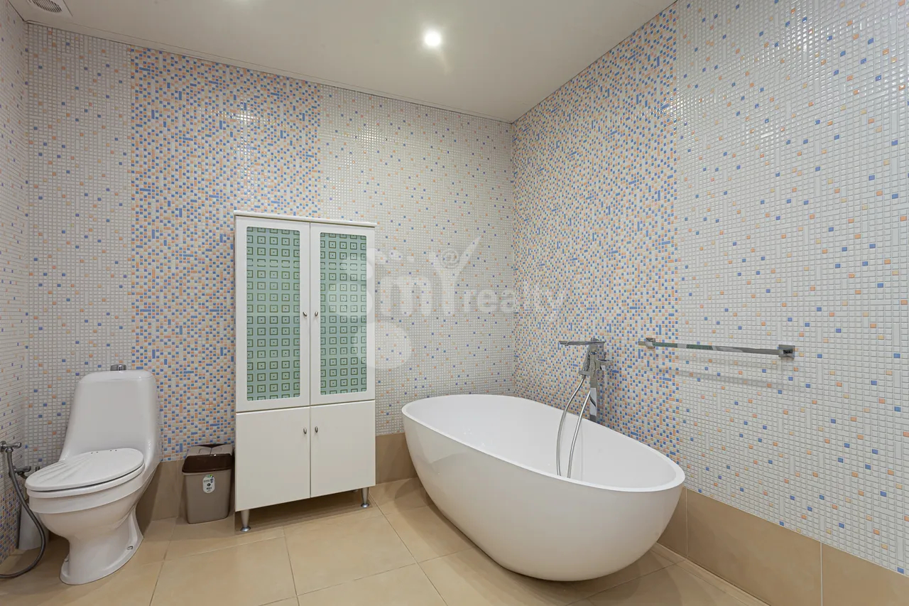 4 bedroom apartment for sale A.Manukyan St, Center Yerevan, 161690