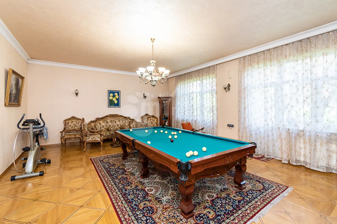 5 bedroom apartment for sale خیابان نعلبندیان, مرکز شهر ایروان, 160686