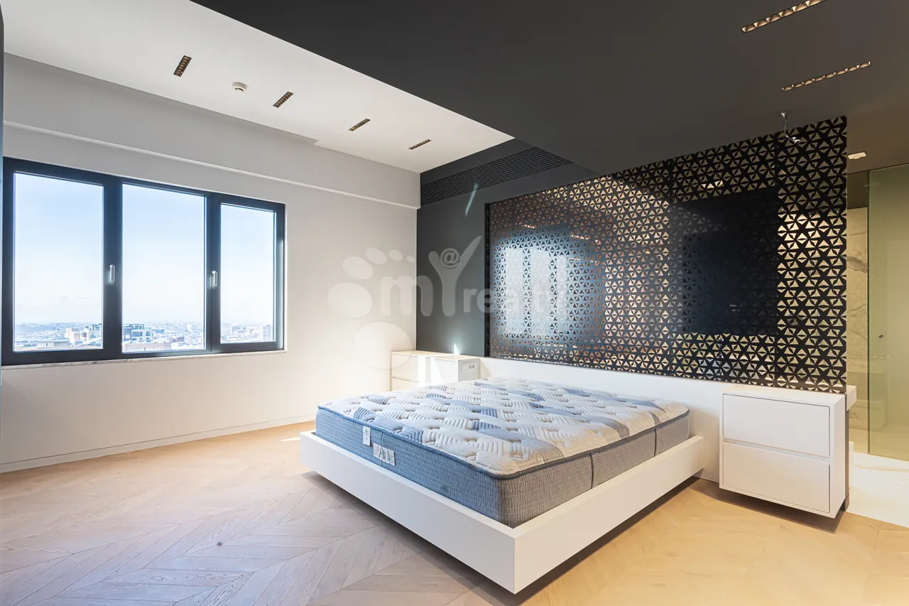 4 սենյականոց բնակարան  Պուշկինի փող, Կենտրոն Երևան, 157582