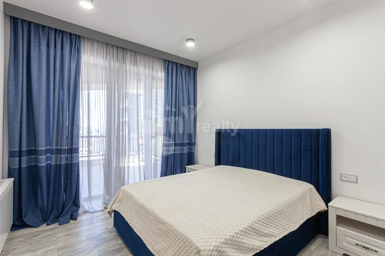 Снять 3 комнатную квартиру Паронян ул, Центр Ереван, 157980