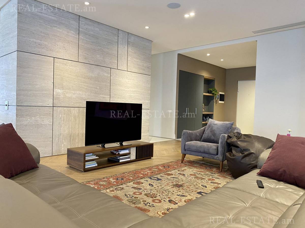 Купить 4 комнатную квартиру Антараин ул, Центр Ереван, 107579