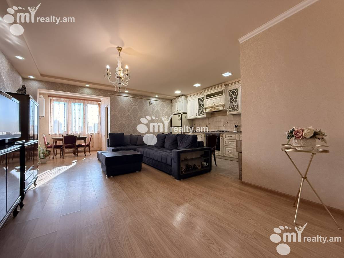 Купить 3 комнатную квартиру Вардананц ул, Центр Ереван, 156351