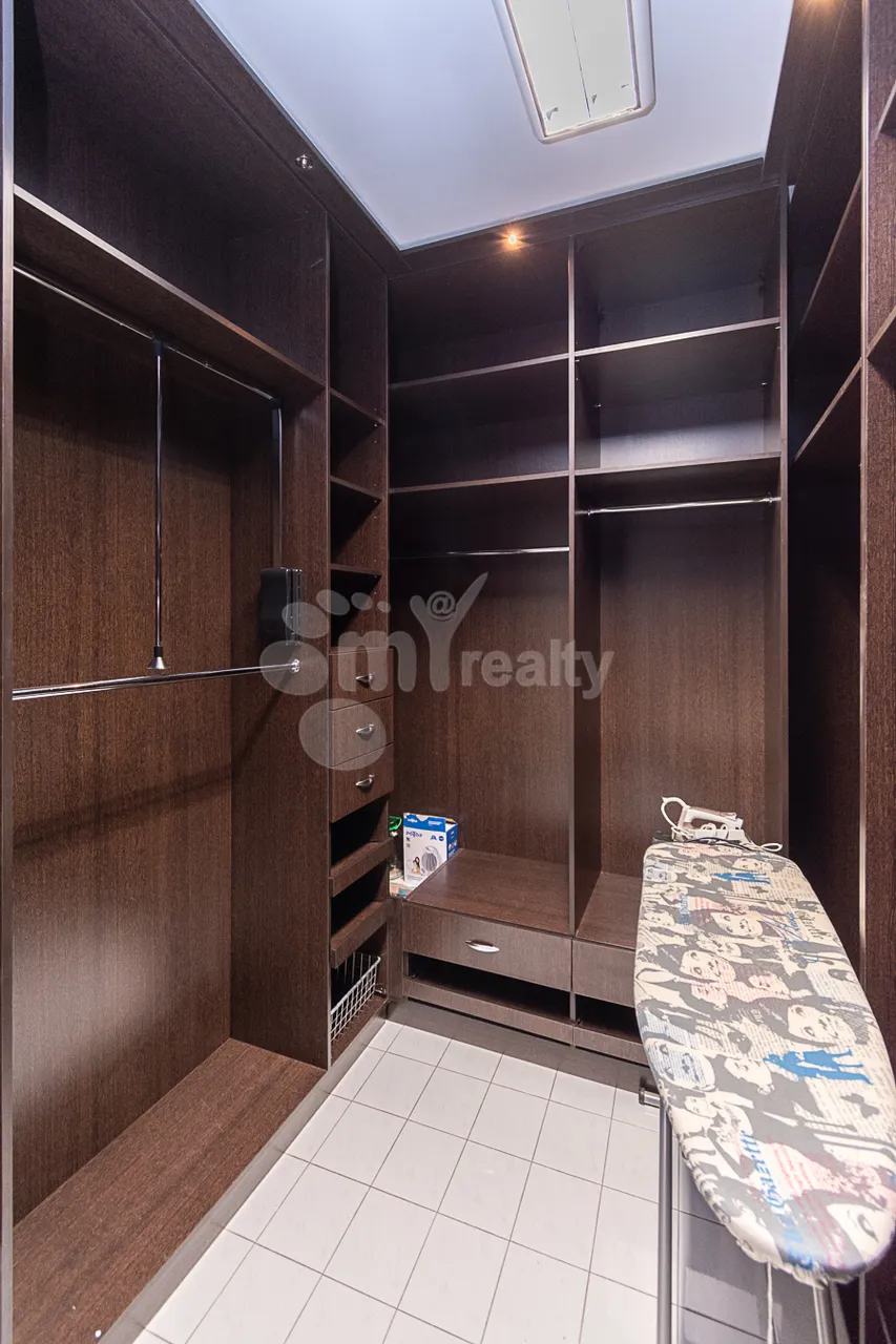 4 bedroom apartment for rent خیابان و. واقارشیان, عربگیر ایروان, 160166