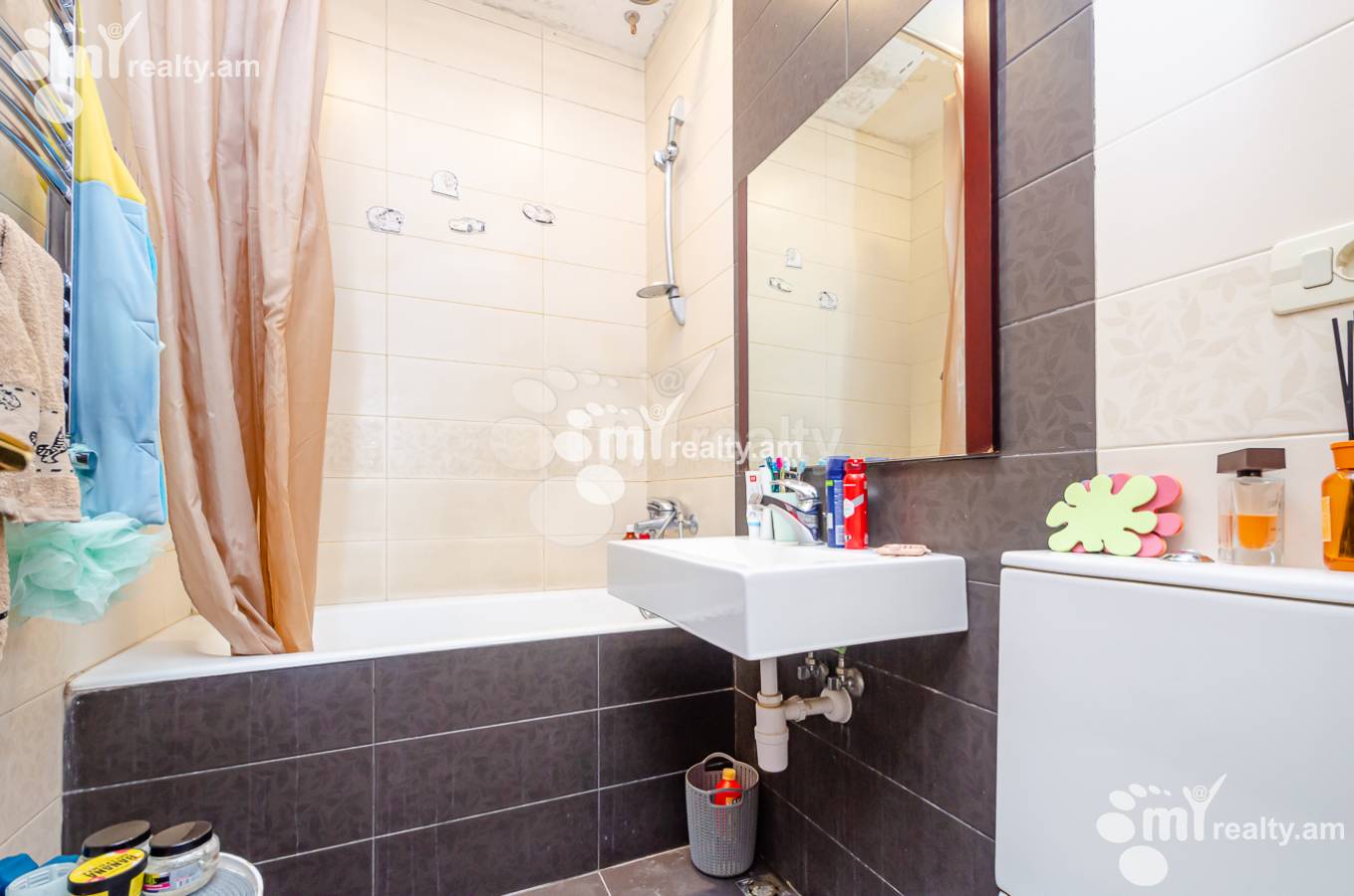 3 bedroom apartment for sale D. Demirchyan St, Center Yerevan, 144950