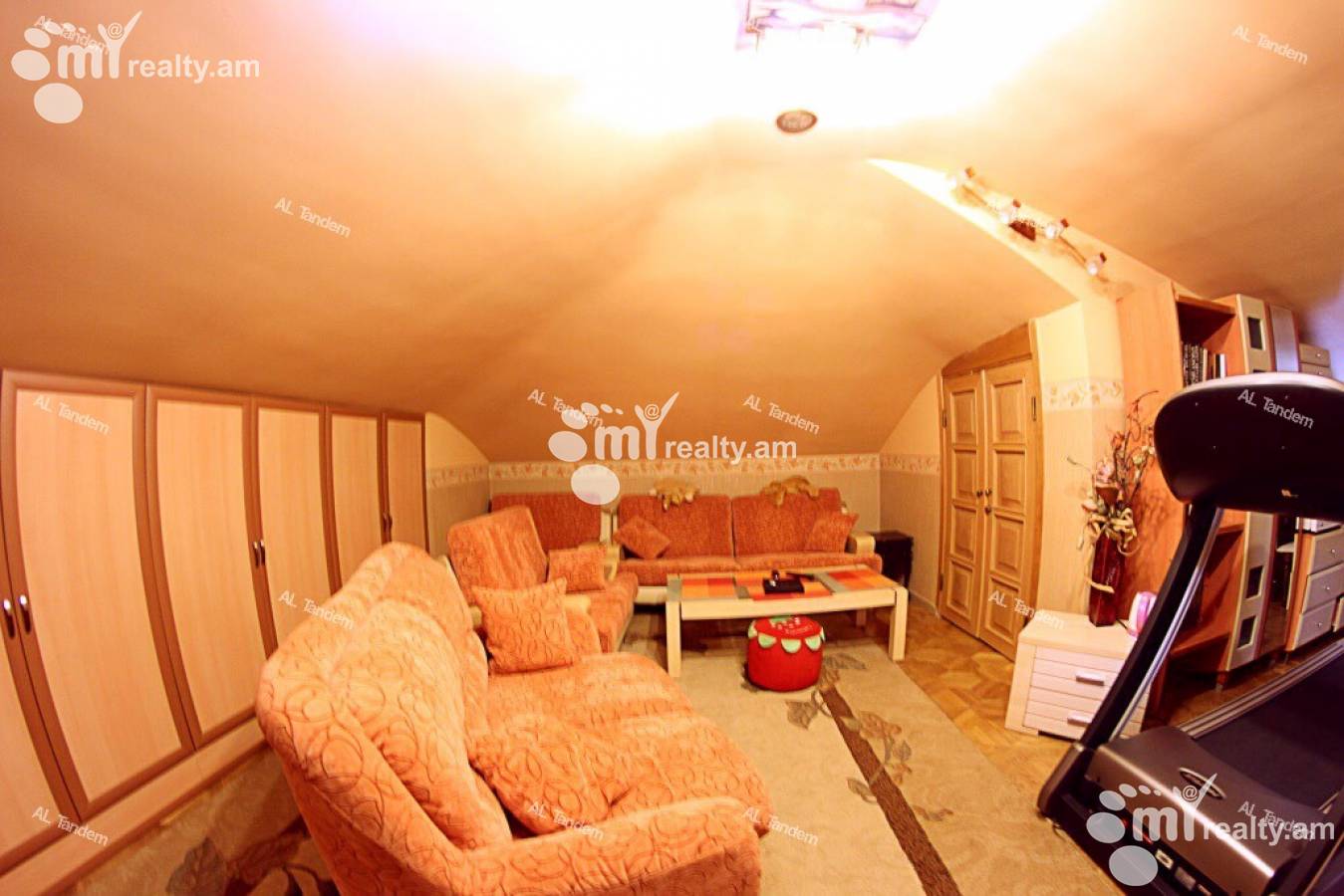 4 սենյականոց բնակարան  Սայաթ-Նովայի պող, Կենտրոն Երևան, 126447