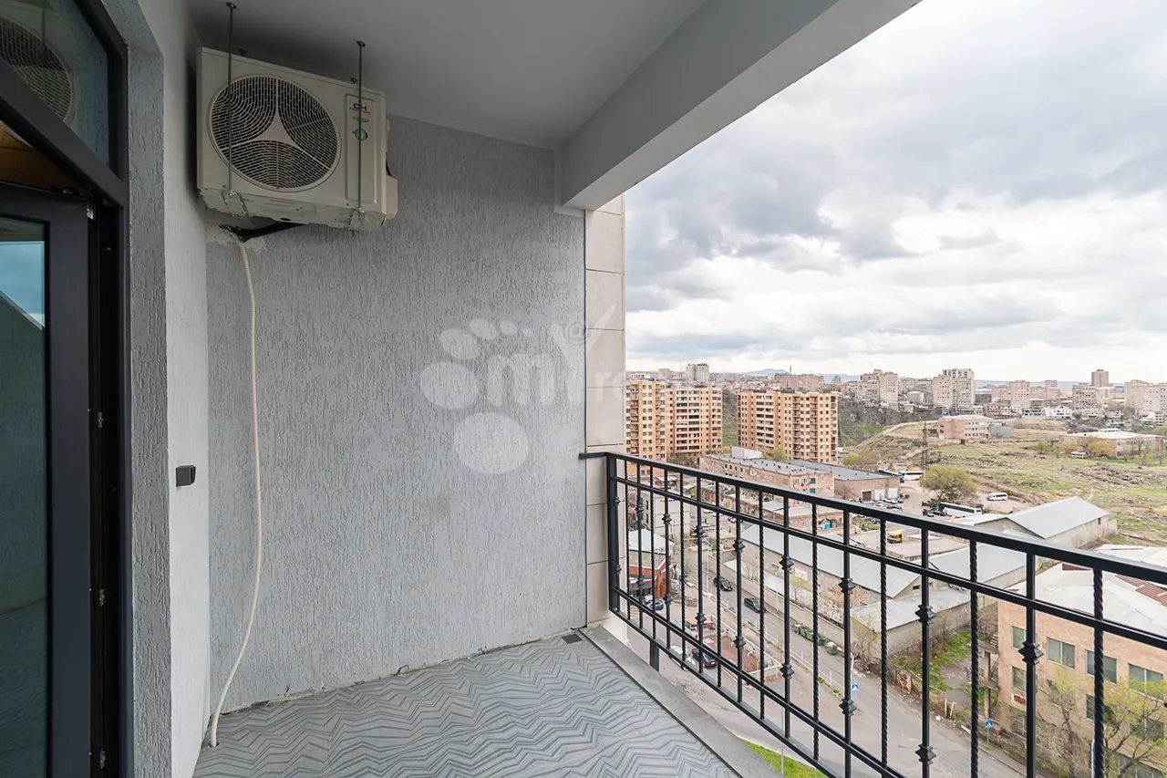 3 սենյականոց բնակարան  Միկոյան փող, Դավթաշեն Երևան, 160145