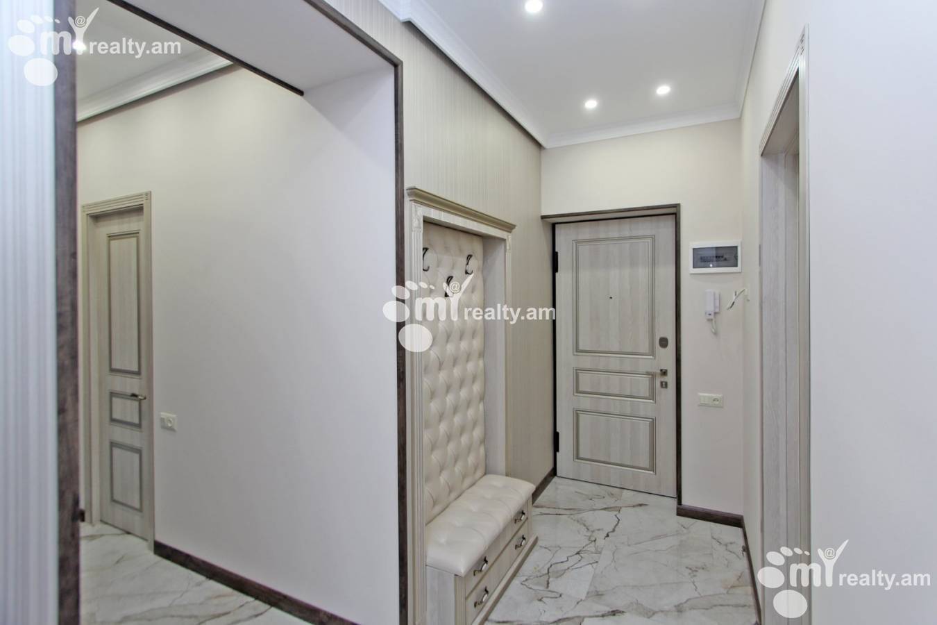 3 bedroom apartment for sale Saryan St, Center Yerevan, 140722