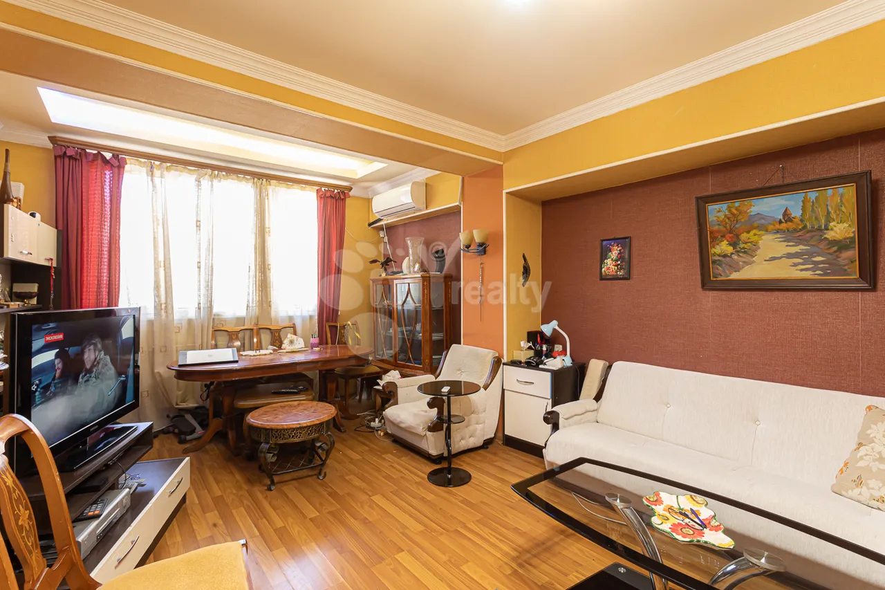 3 bedroom apartment for sale Saryan St, Center Yerevan, 159477
