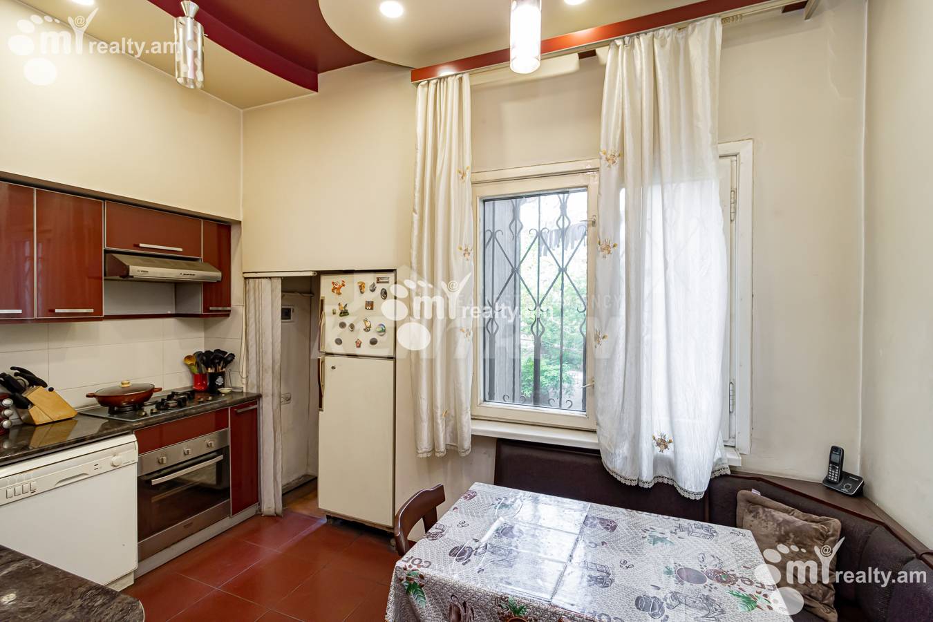 3 bedroom apartment for sale خیابان ماشتوتس, مرکز شهر ایروان, 148663