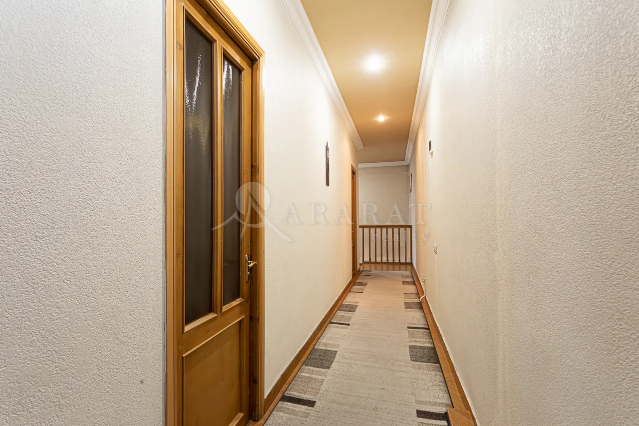 5 bedroom apartment for sale Hr.Kochar St, Arabkir Yerevan, 158248