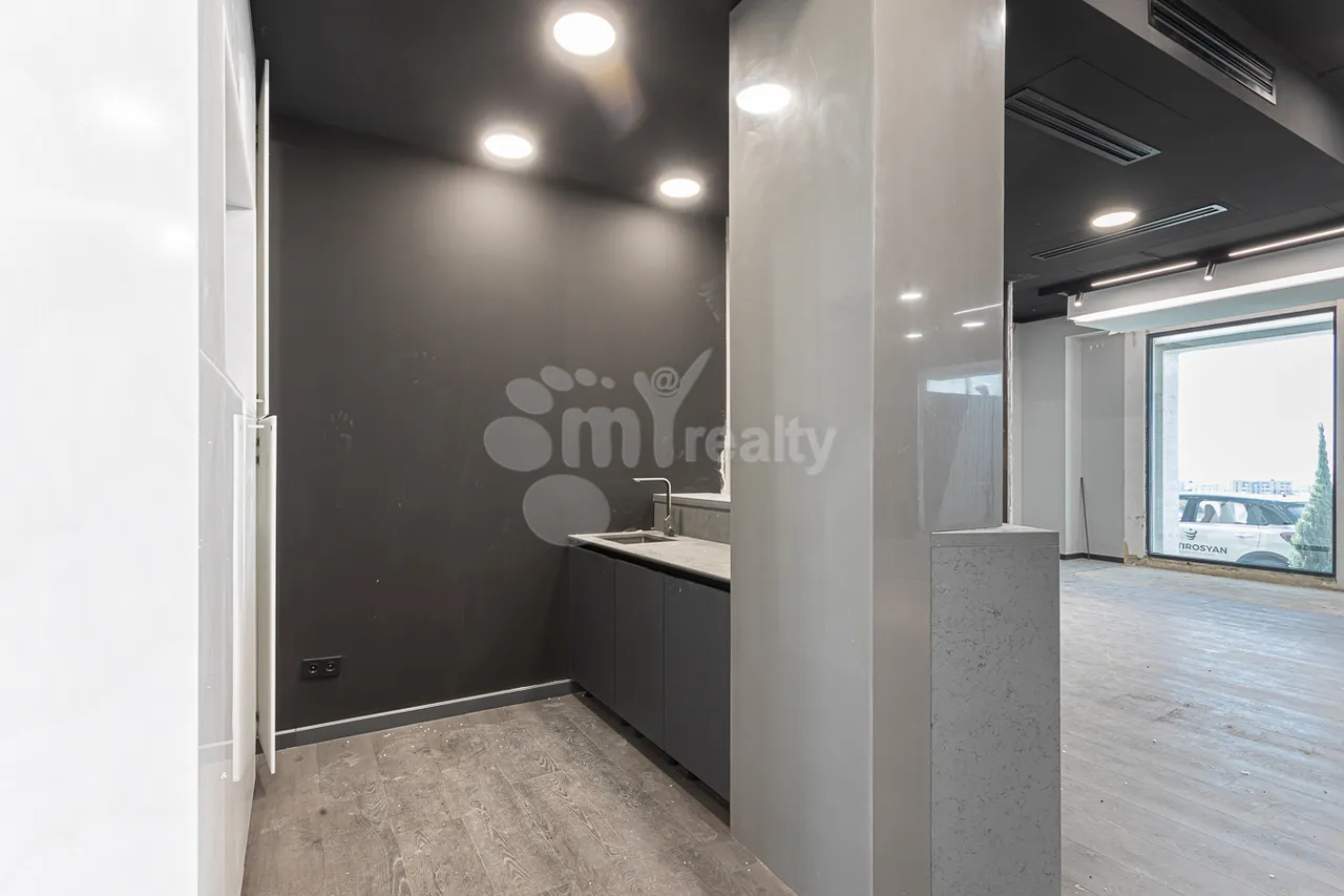 Commercial property for rent Antarayin, Leonid-Azgaldyan-Straße,, Center Yerevan, 160088