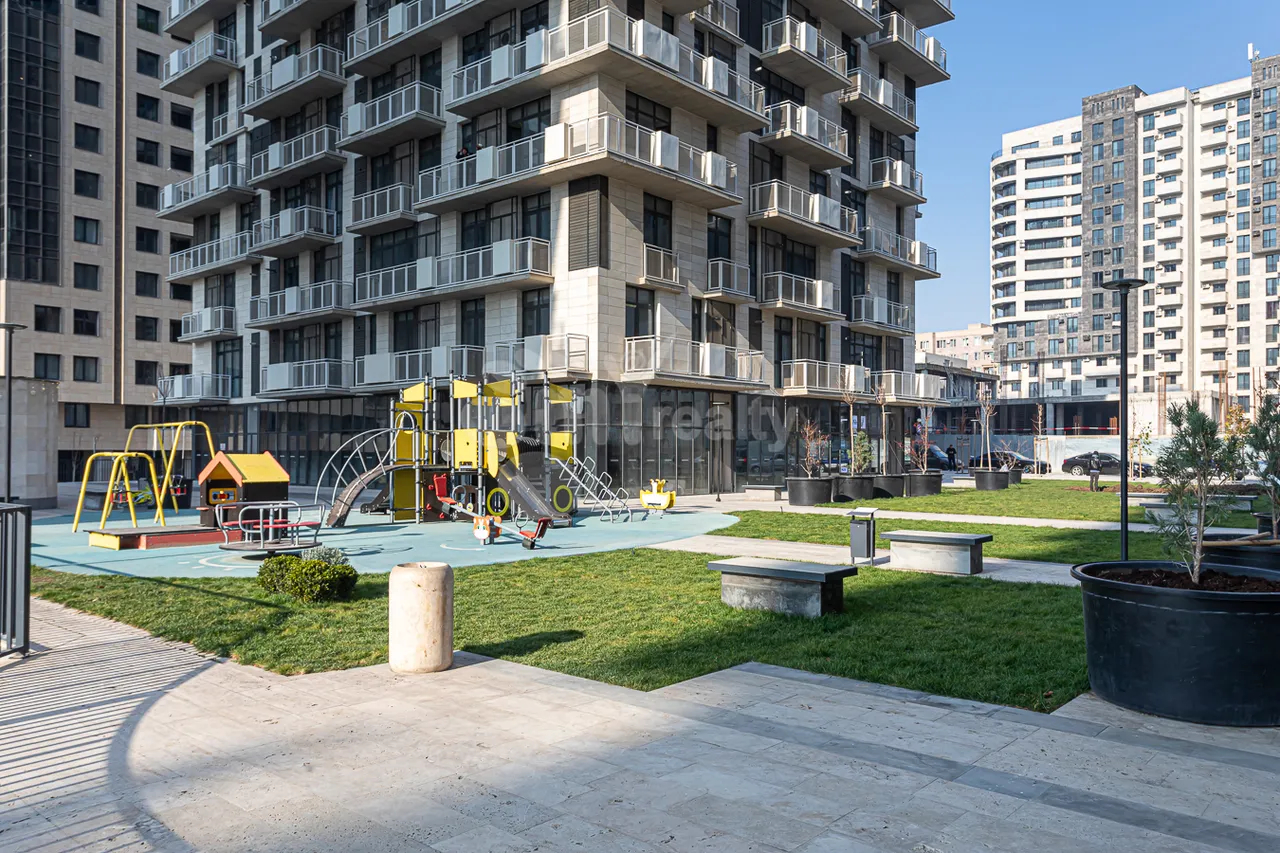4 bedroom apartment for sale خیابان لِنینگراندیان, آچاپنیاک ایروان, 158334