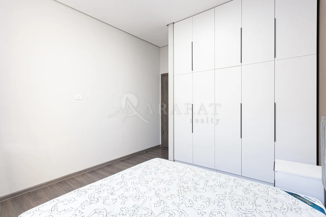 4 bedroom apartment for sale Azatutyan Ave, Arabkir Yerevan, 161890