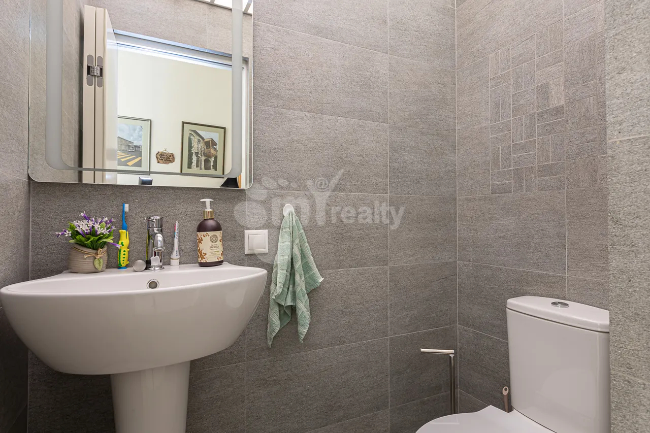 3 bedroom apartment for sale Teryan St, Center Yerevan, 160084