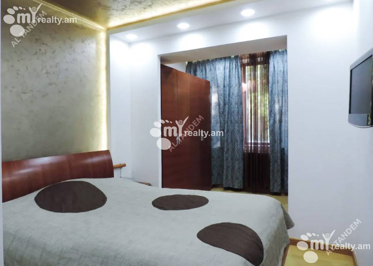 Купить 4 комнатную квартиру Абовян ул, Центр Ереван, 159948