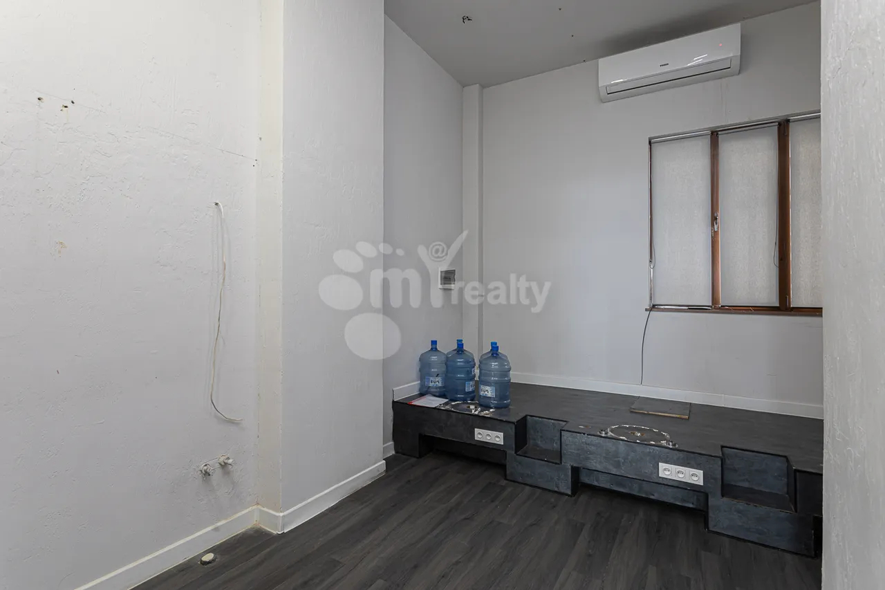 Commercial property for rent Vardanants St, Center Yerevan, 159999