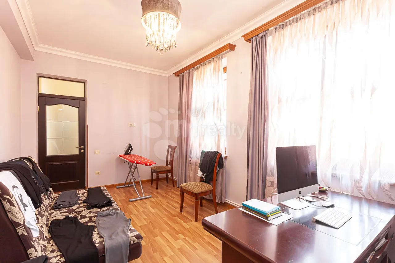 House for sale Teryan st, Avan Yerevan, 157309