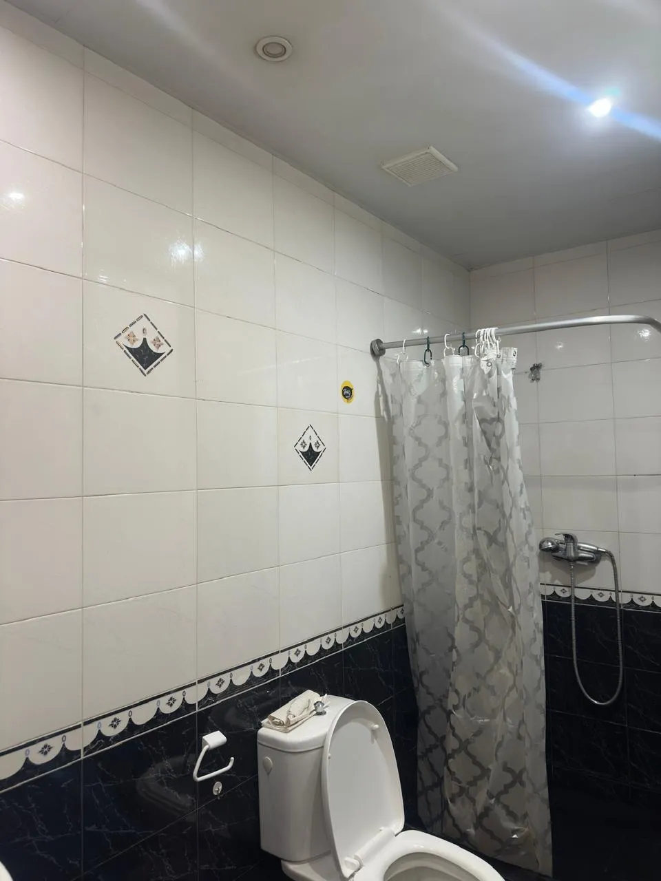 3 սենյականոց բնակարան  Աբովյան փող, Կենտրոն Երևան, 159901