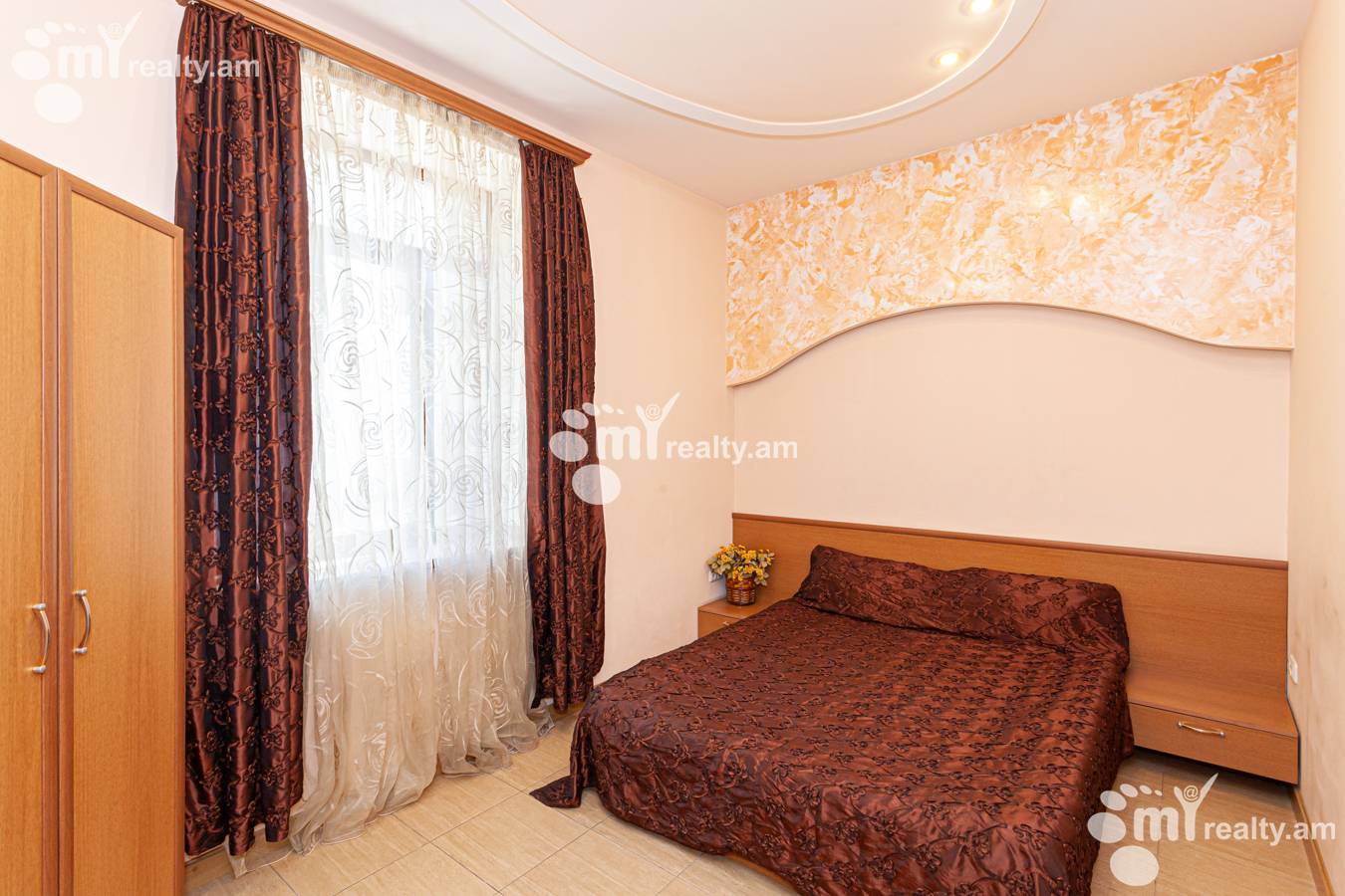3 bedroom apartment for rent Moskovyan St, Center Yerevan, 143904