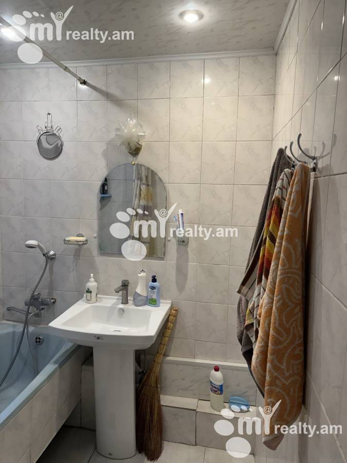 Купить 4 комнатную квартиру Маргарян 2ой переу, Ачапняк Ереван, 151836