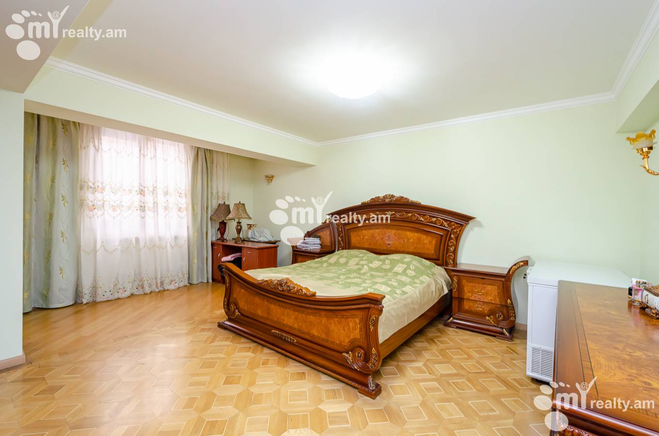 Купить 4 комнатную квартиру Орбели Ехбайрнери ул, Арабкир Ереван, 144146