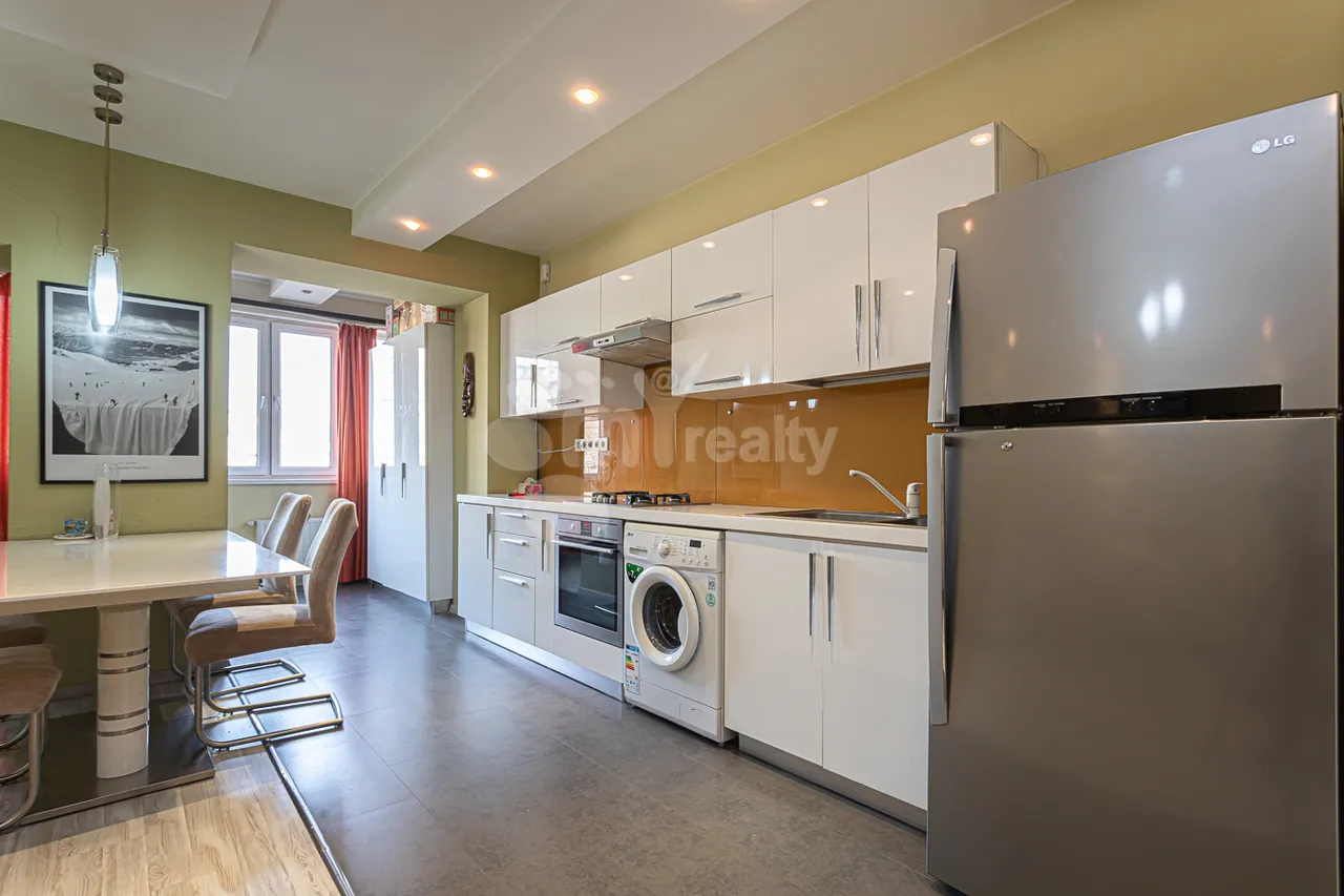 4 bedroom apartment for sale خیابان هاکوبیان, عربگیر ایروان, 158133