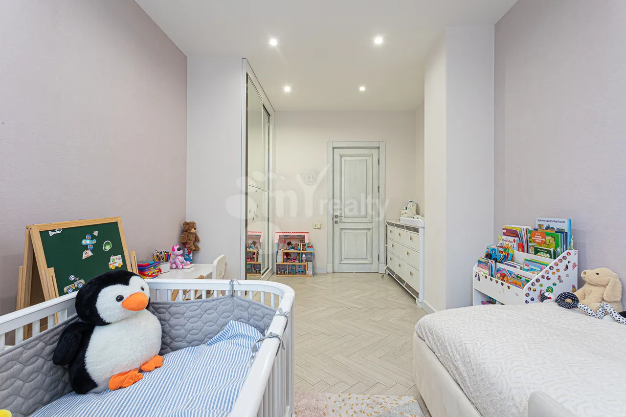 4 bedroom apartment for sale Aram St, Center Yerevan, 159224