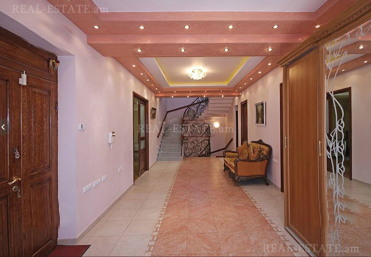 Առանձնատուն  Մայակ փ, Աբովյան Կոտայք, 121563