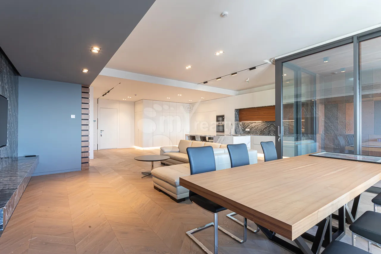 4 սենյականոց բնակարան  Պուշկինի փող, Կենտրոն Երևան, 157582