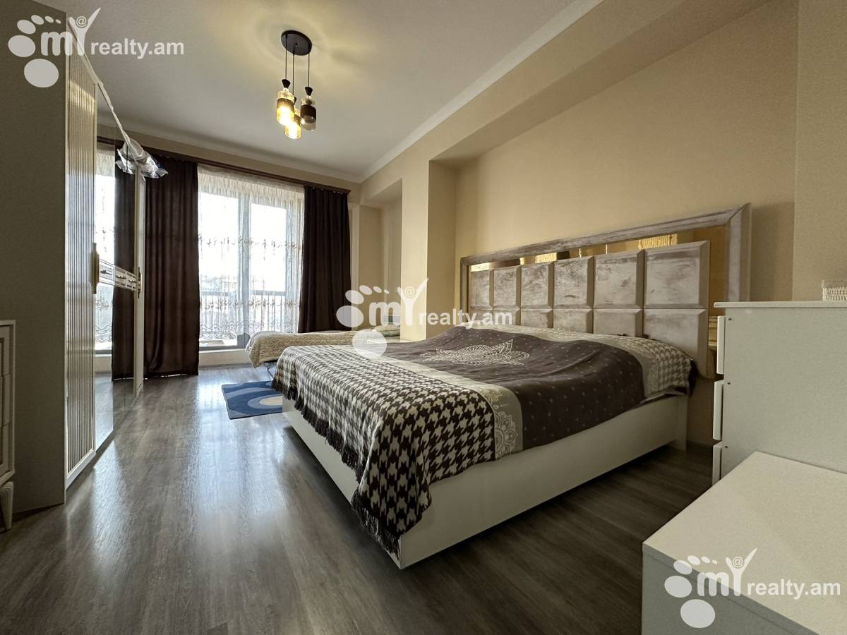 3 bedroom apartment for sale Paronyan St, Center Yerevan, 157124