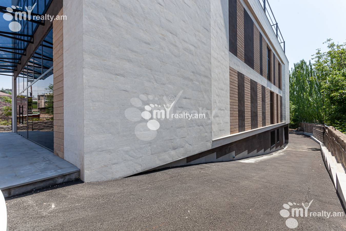 Commercial for rent خیابان آرمِناک آرمِناکیان, نورک ماراش ایروان, 156019