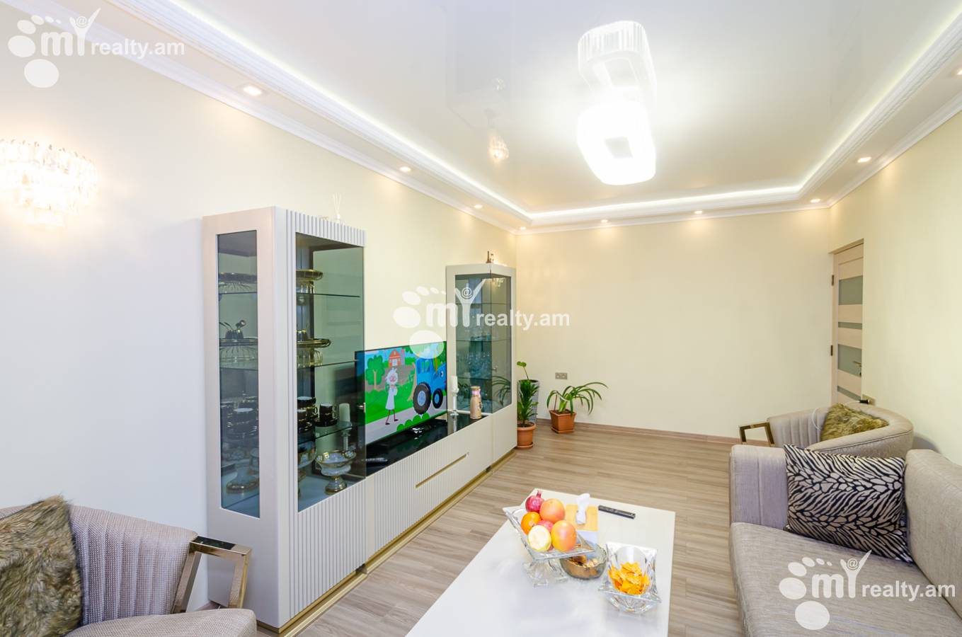 3 bedroom apartment for sale خیابان واهر. پاپازیان, عربگیر ایروان, 144066