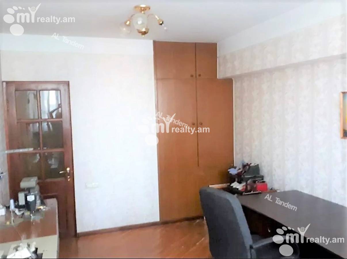 3 bedroom apartment for sale E. Qochar St, Center Yerevan, 138192