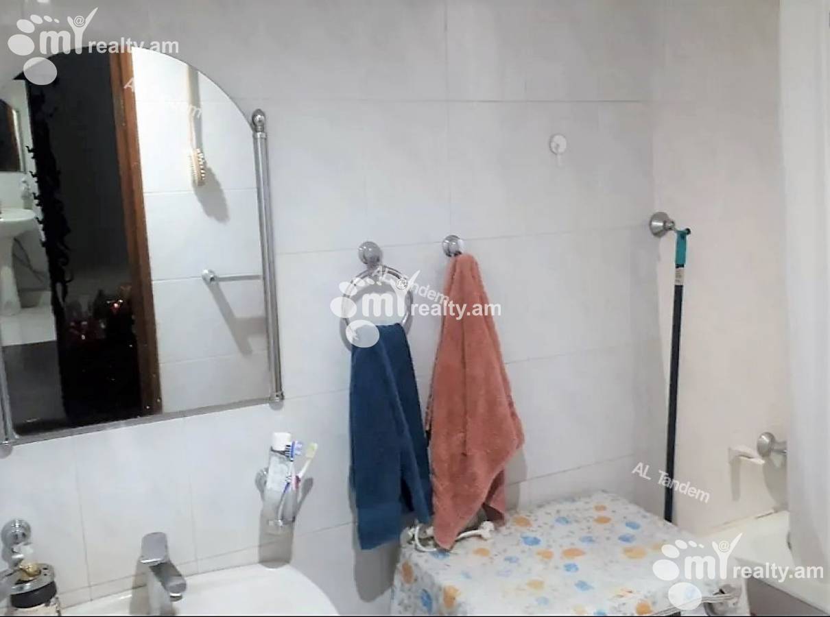 3 bedroom apartment for sale E. Qochar St, Center Yerevan, 138192