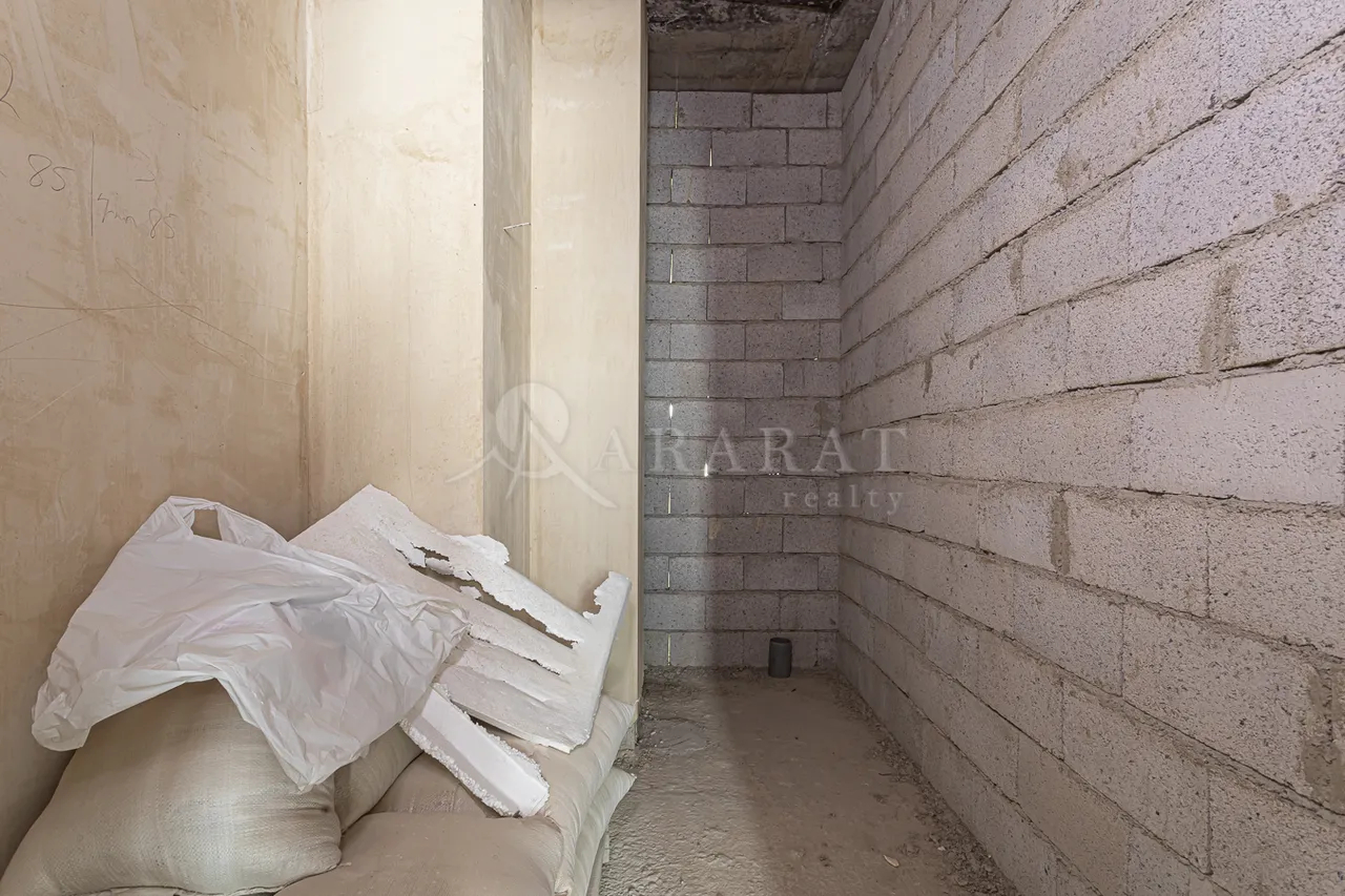 4 bedroom apartment for sale Antarayin St, Center Yerevan, 157991