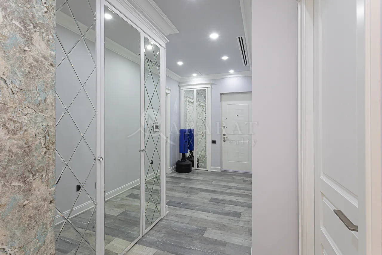 Снять 4 комнатную квартиру Арам ул, Центр Ереван, 159396