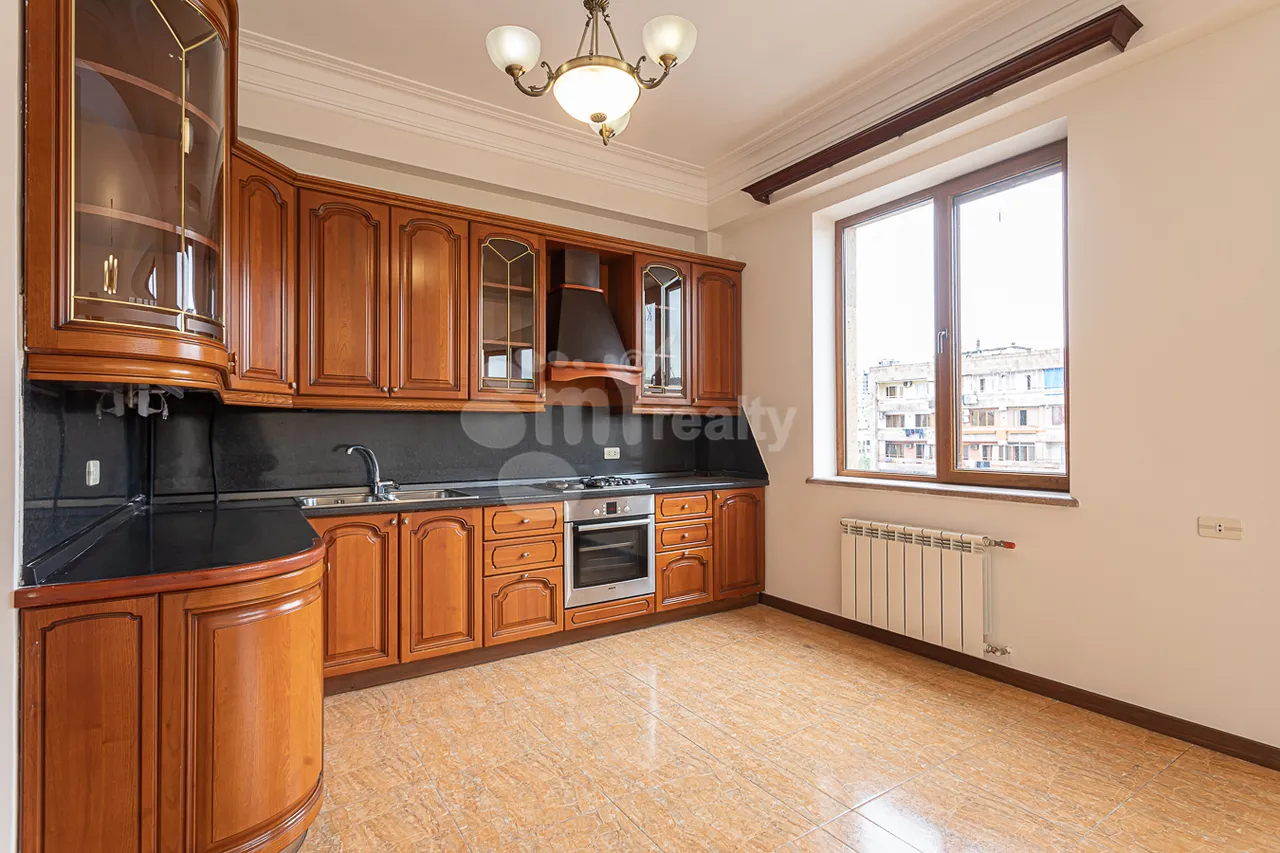 4 bedroom apartment for sale Vardanants St, Center Yerevan, 157558