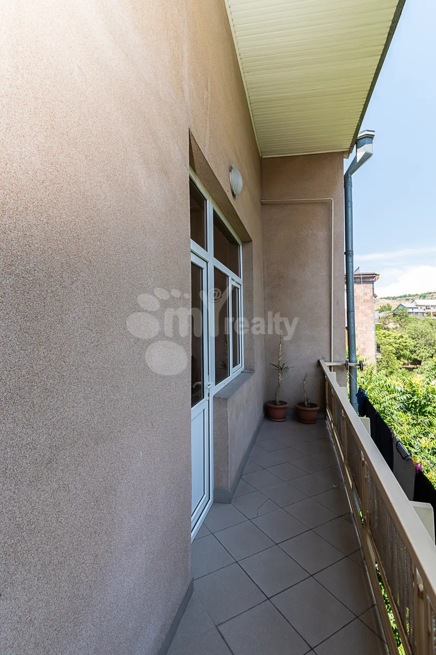 5 bedroom apartment for sale خیابان نعلبندیان, مرکز شهر ایروان, 160686