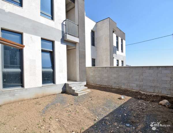 arandznatun-vacharq-Yerevan-Ajapnyak