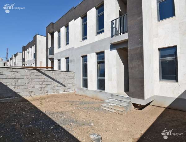 arandznatun-vacharq-Yerevan-Ajapnyak