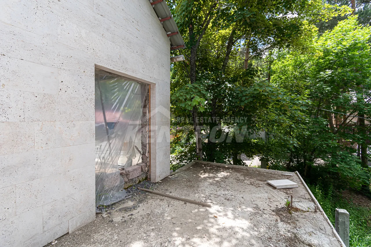 House for sale V. Harutyunyan street, Tsaghkadzor Kotajk, 157255