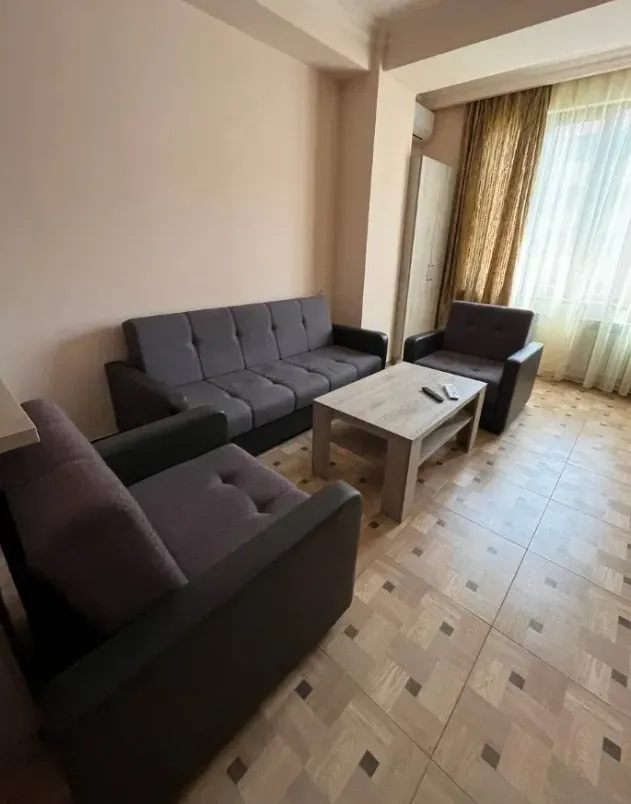 varcov-bnakaran-norakaruycum/2-senyakanoc/Adonts+St/Arabkir/Yerevan