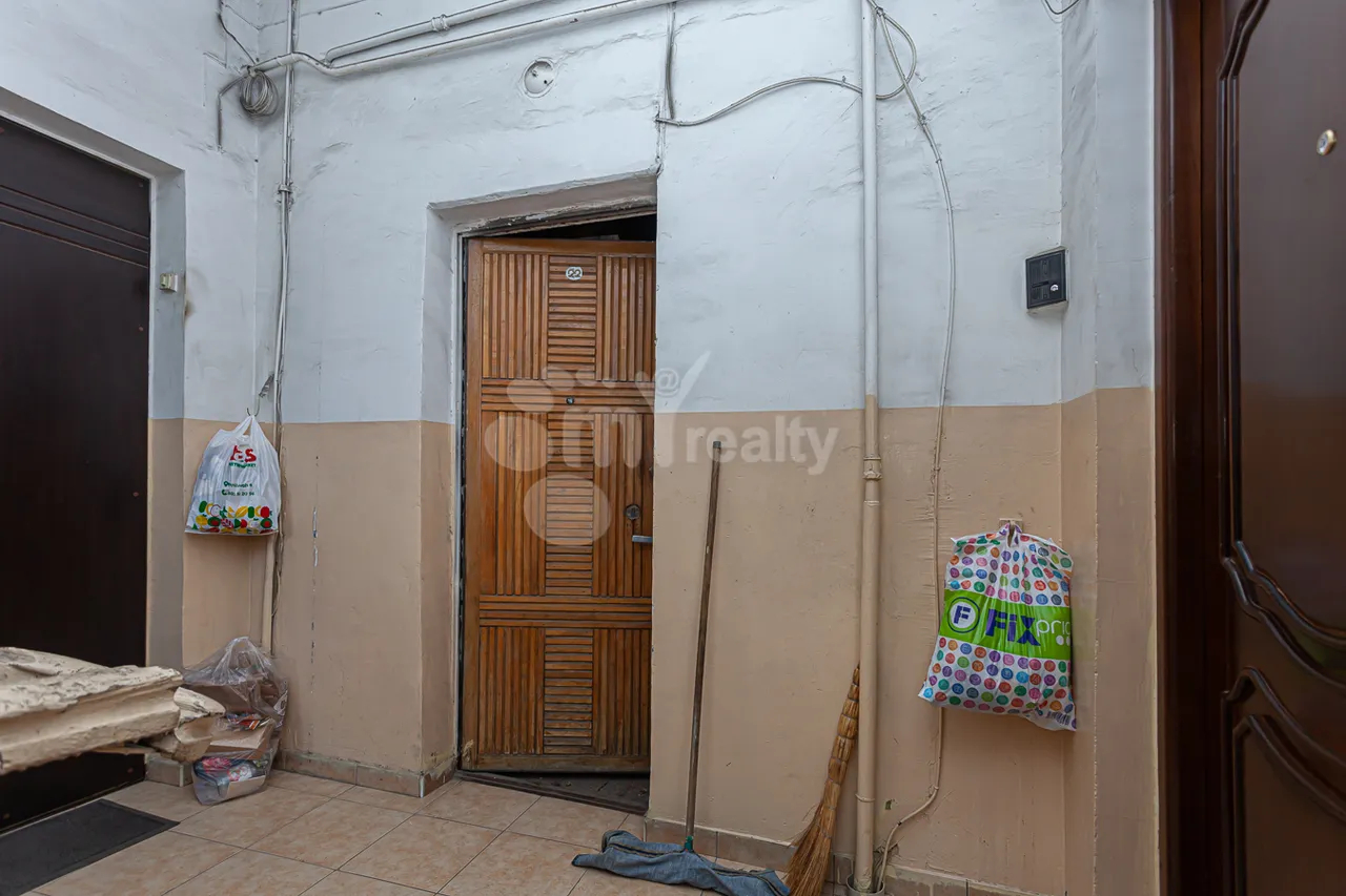 Купить 2 комнатную квартиру Паронян ул, Центр Ереван, 159515