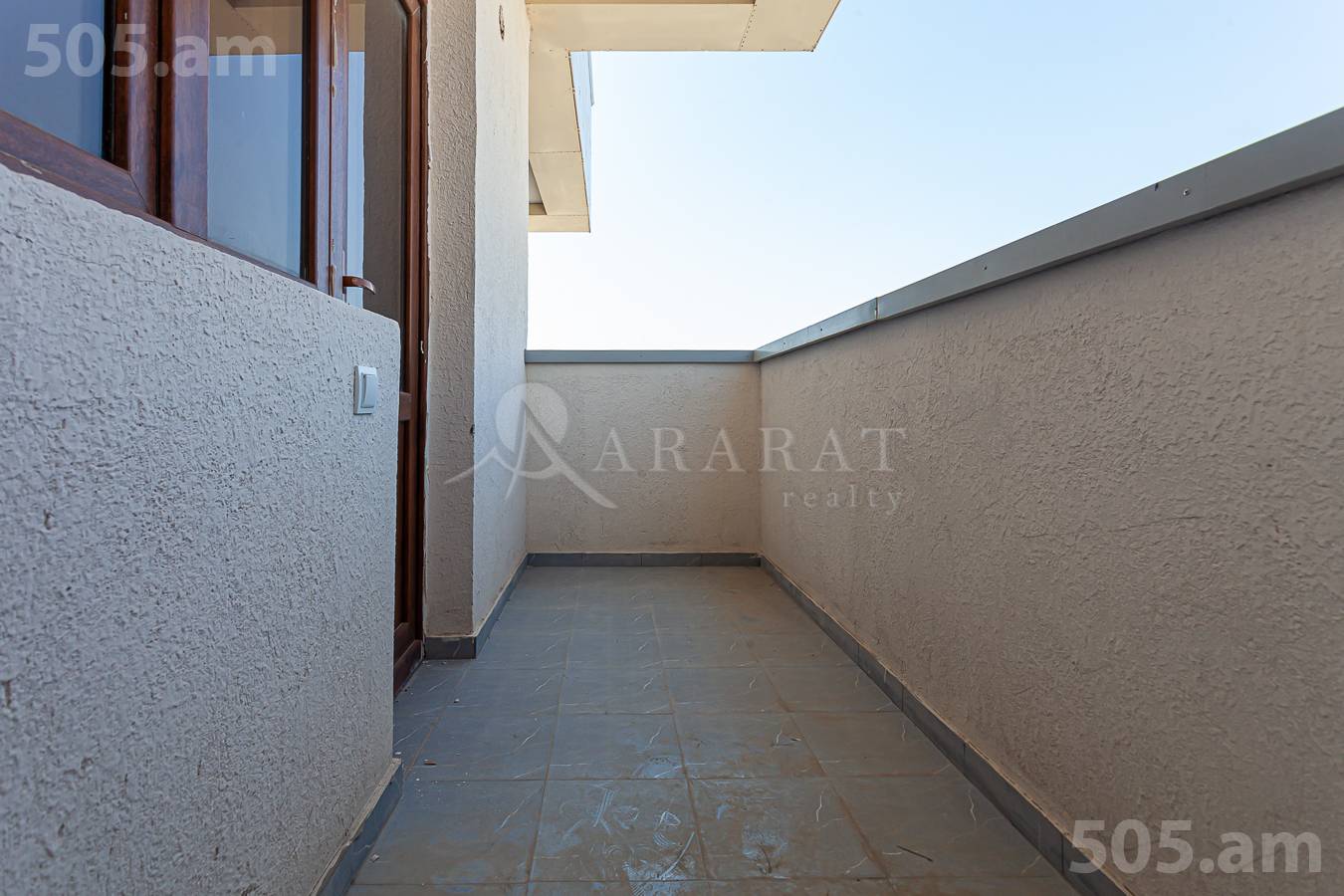 Купить 3 комнатную квартиру М․ Мелконян ул, Центр Ереван, 153100