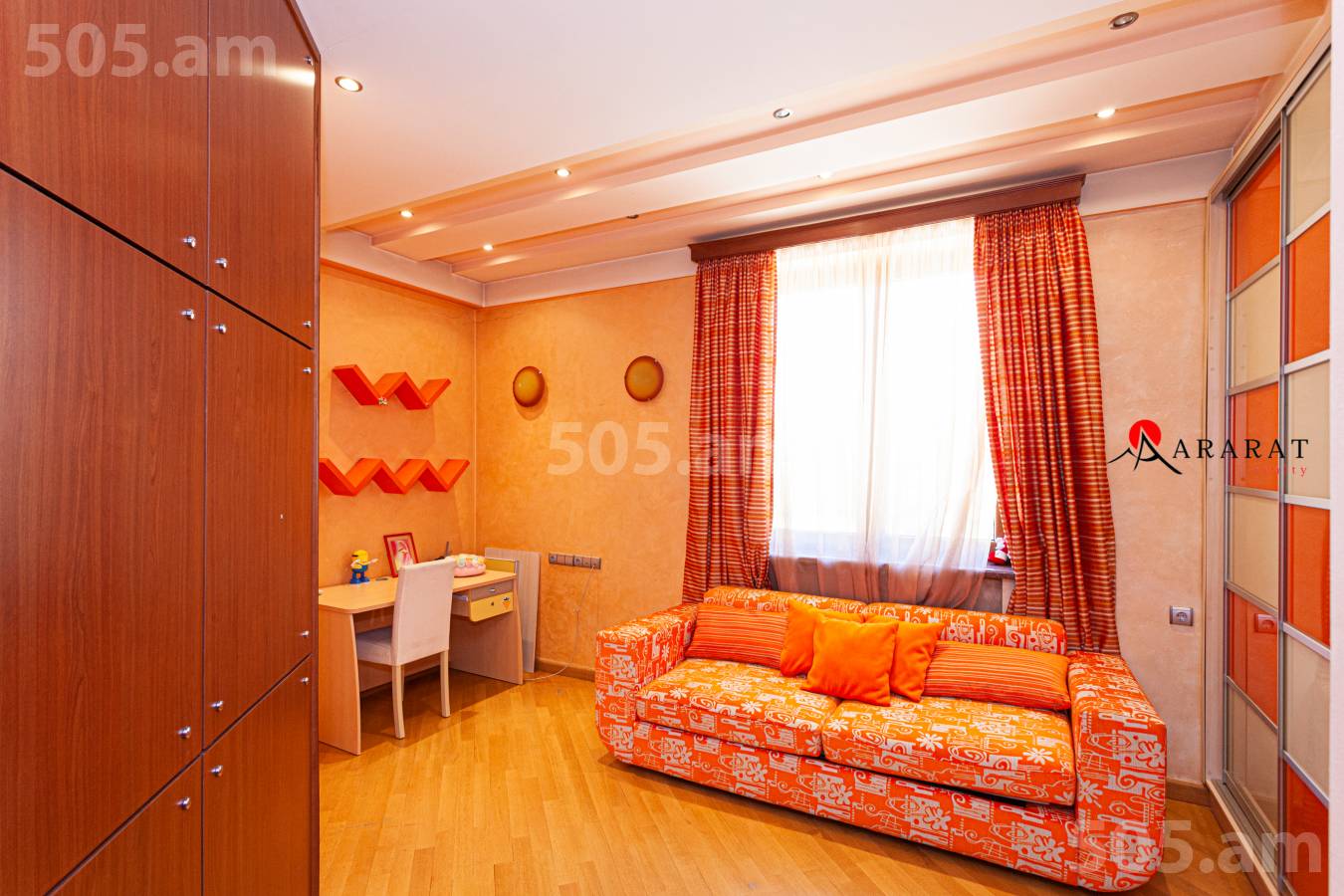 4 սենյականոց բնակարան  Սարմենի փող, Կենտրոն Երևան, 134008